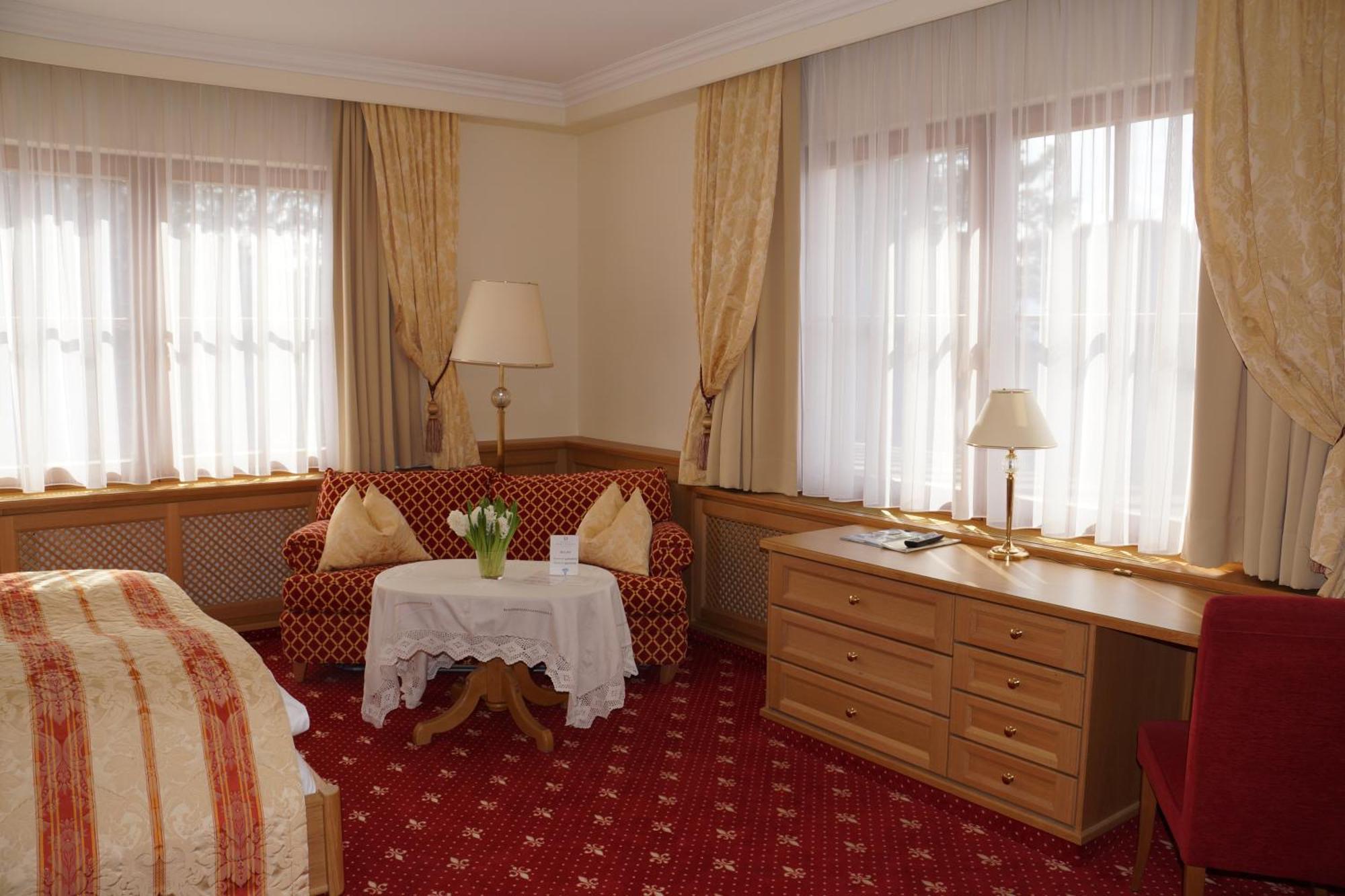 Gartenhotel Maria Theresia Hall in Tirol Bilik gambar